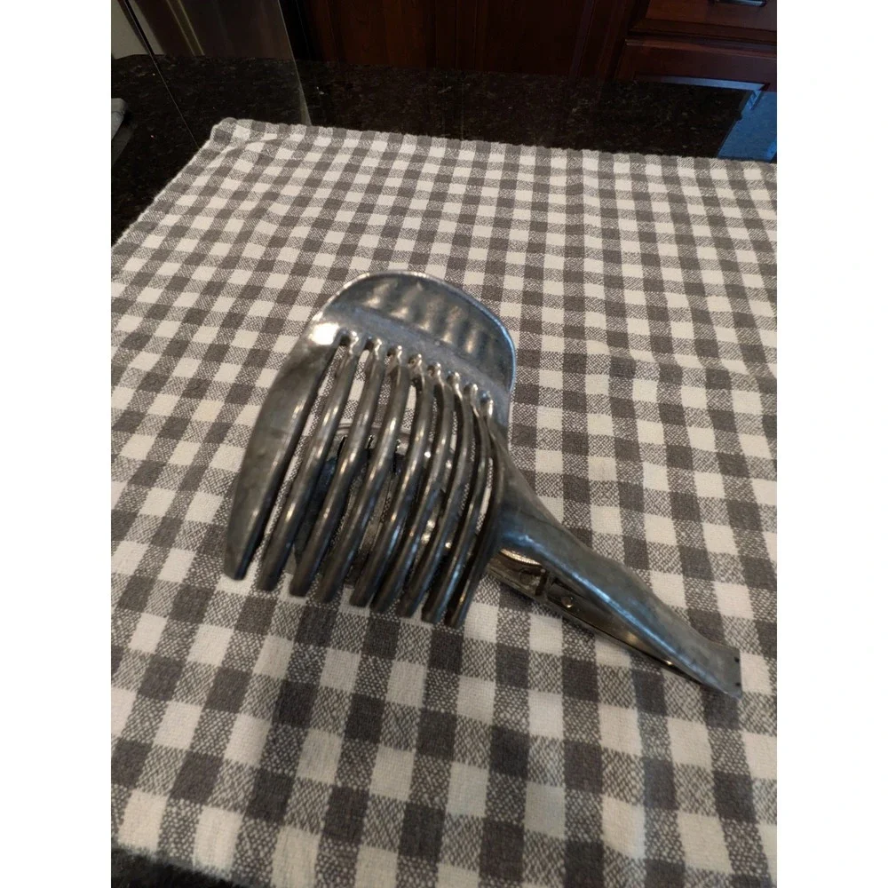 Vintage Cast Aluminum Tomato Slicer Tongs Handheld Vegetable Fruit Slicing Guide